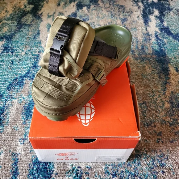 Crocs Bespoke Classic All-Terrain:
Beams Military Olive BEAMS x Crocs Bespoke Classic All Terrain Clogs | Hypebeast main image 4